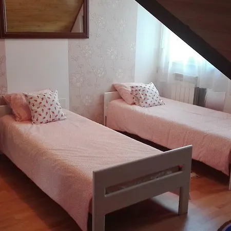 Nad Stawem Homestay *
